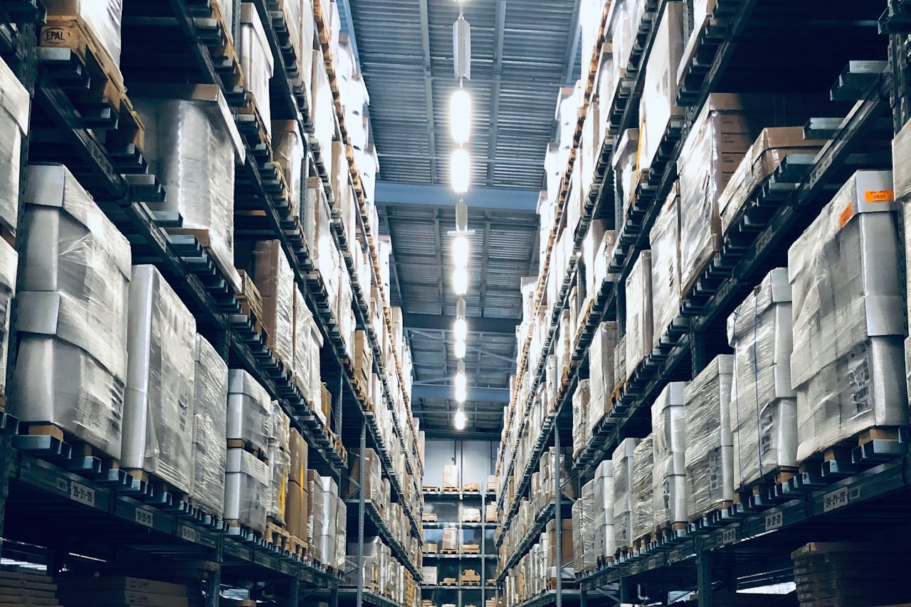 Warehouse aisle with high-bay racking